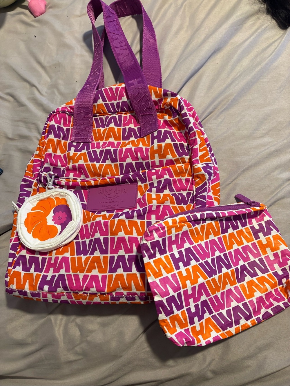 〰️Aloha Collection + Hawaiian Air〰️ bag and pouch